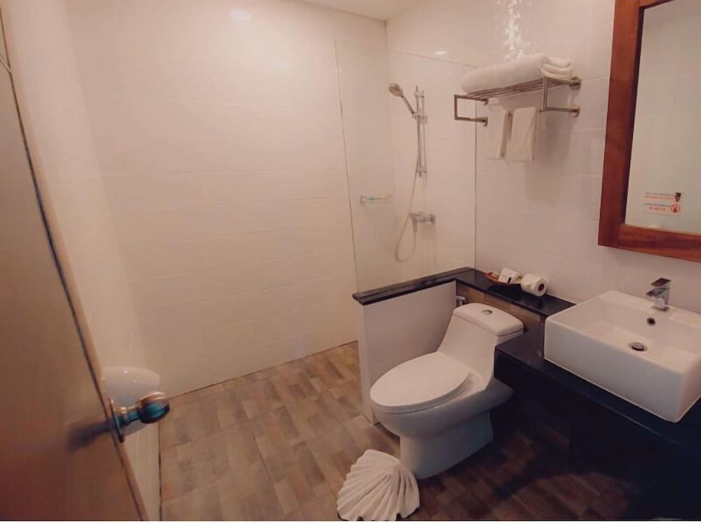 Deluxe Twin Room - Photo 11