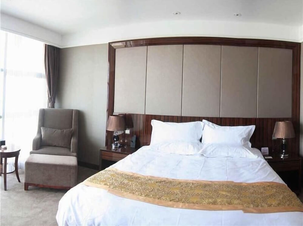 Standard Room, 1 King Bed photo 1