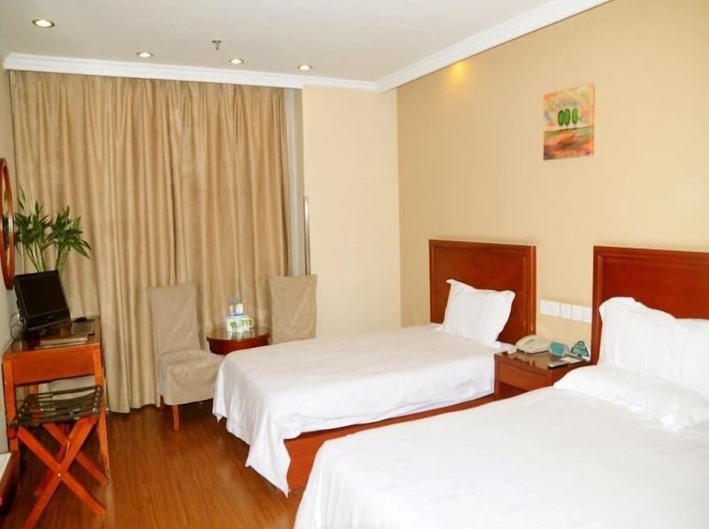Deluxe Twin Room photo 2