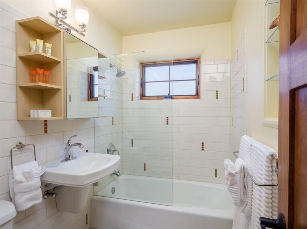 House (Casa Contenta - Charming East Side Fa) photo 3