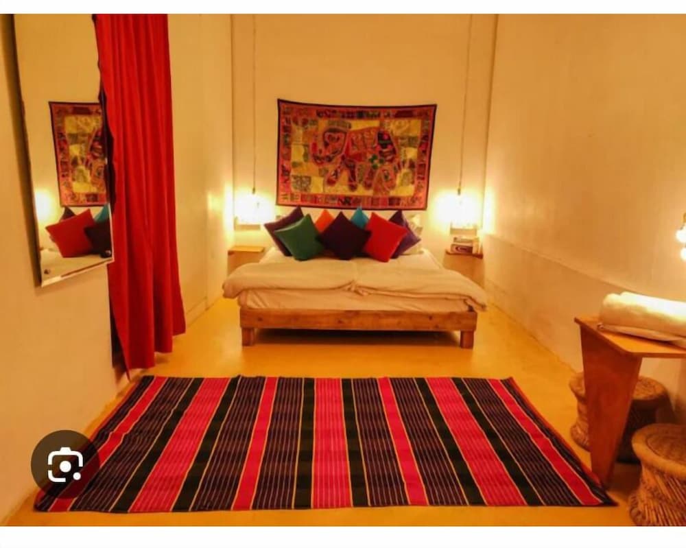 Deluxe Private AC Double Room with Shared Bathroom photo 3