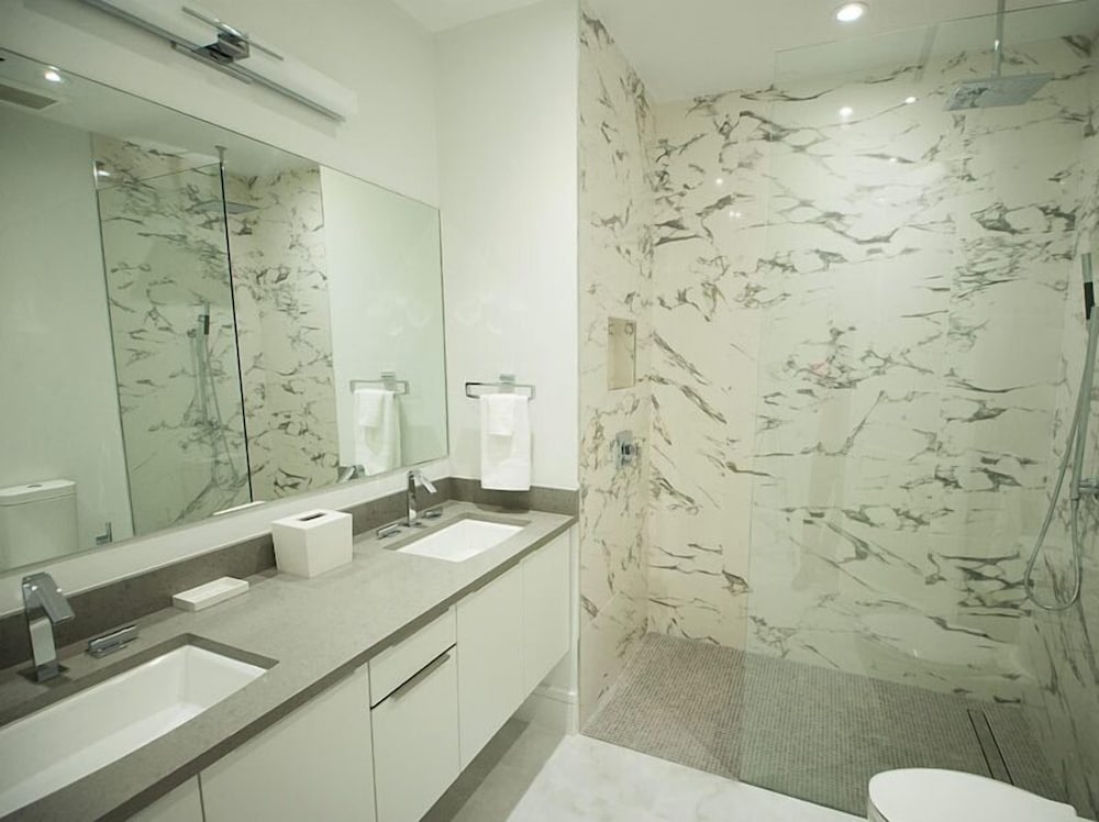 Luxury Apartment, Accessible, Garden View