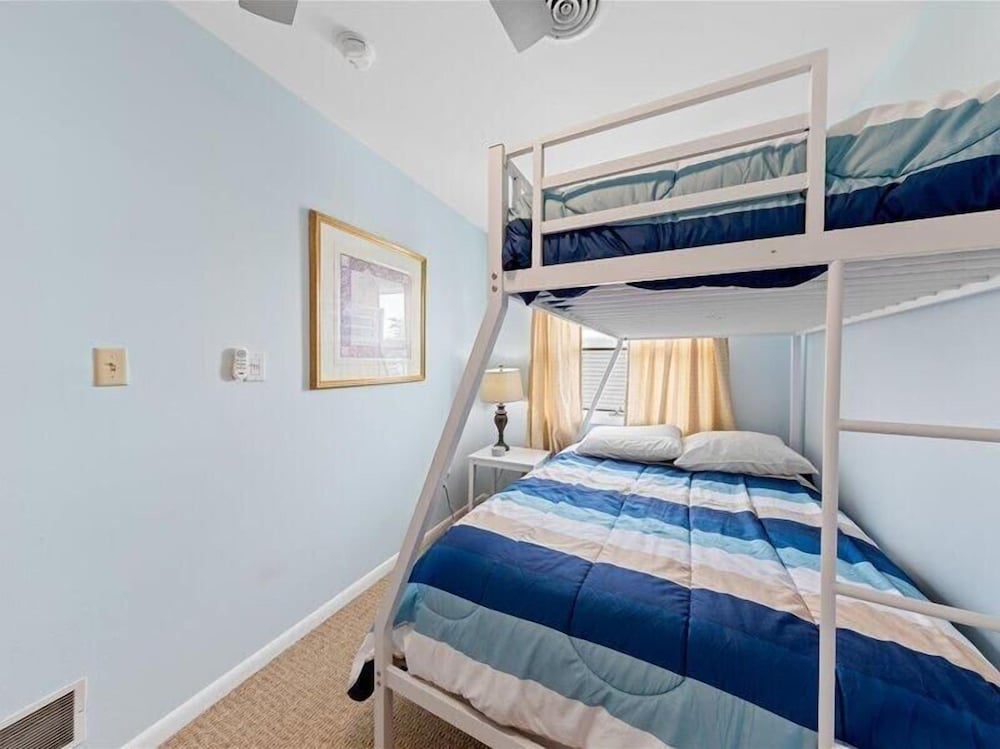 Townhome, Multiple Beds, Balcony, Partial Ocean View