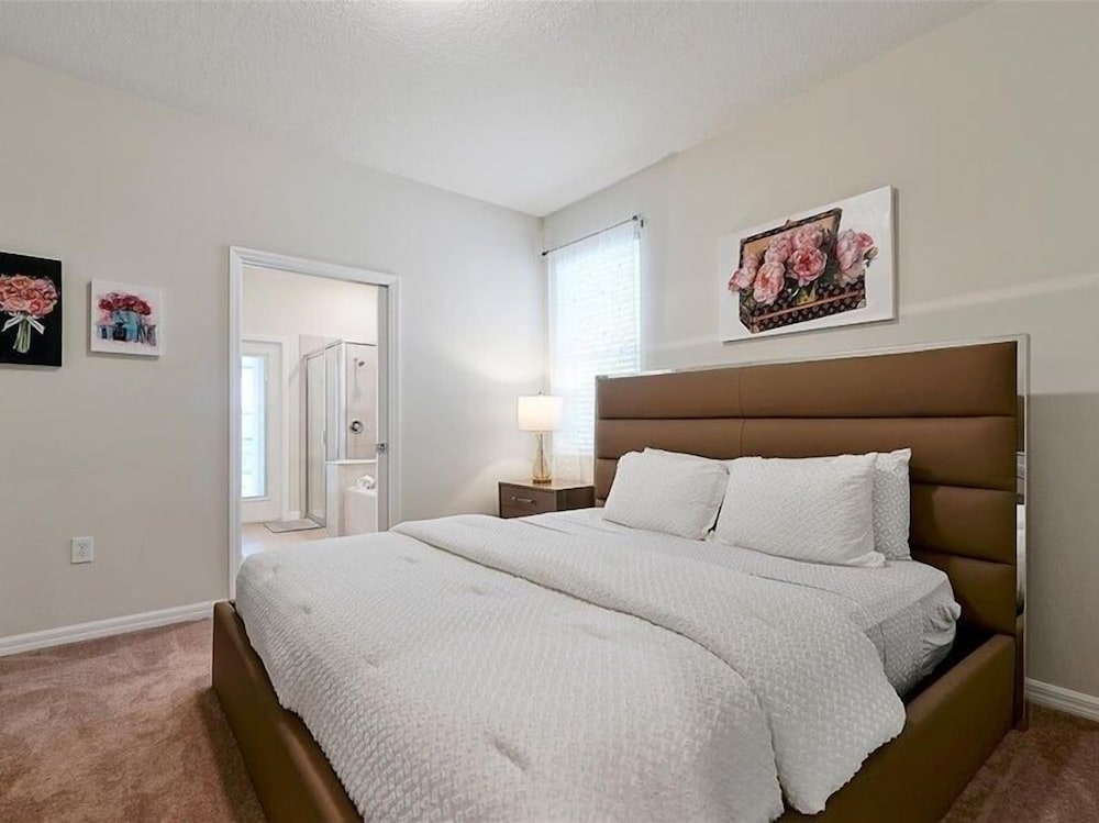 House, Multiple Bedrooms