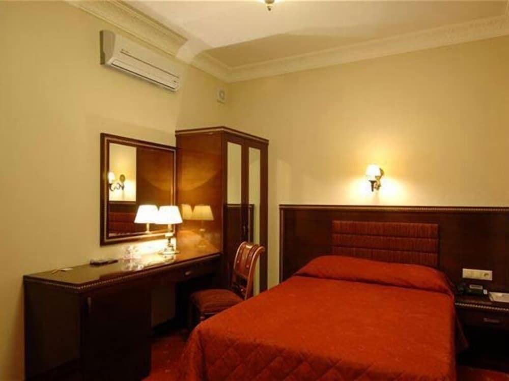 Standard Double Room photo 3