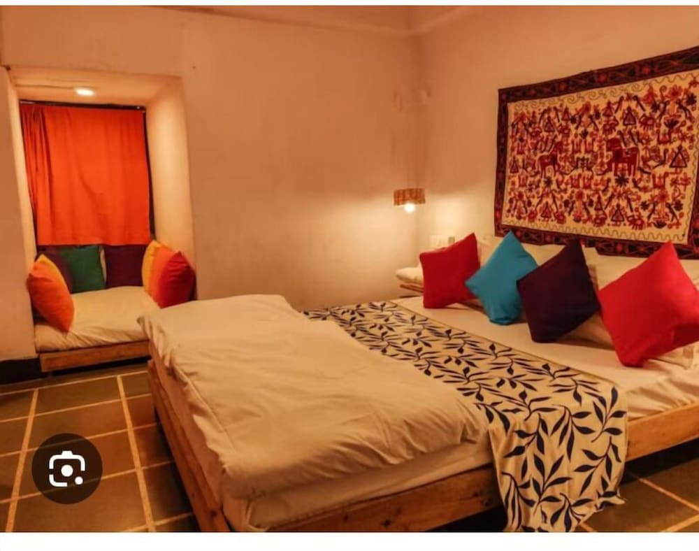 Deluxe Private AC Double Room with Shared Bathroom photo 2