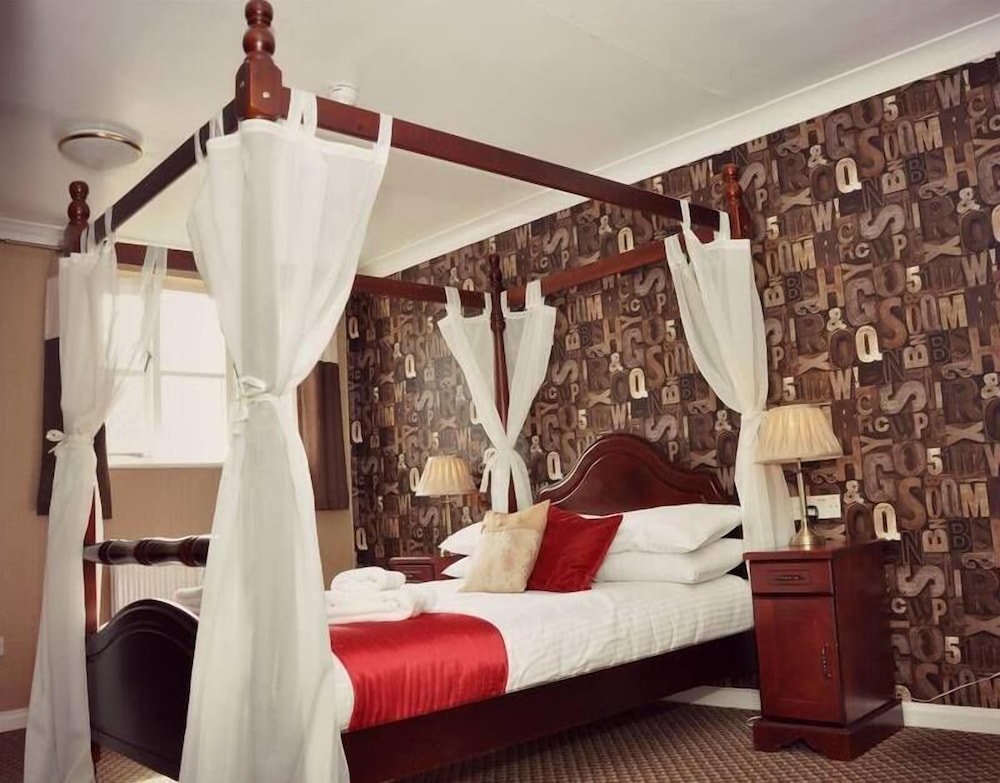 Double Room (Four Poster Bed)