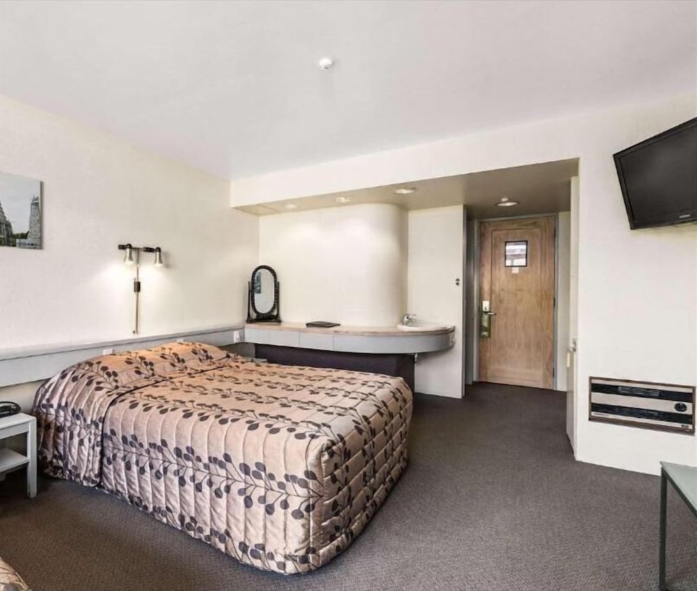 Standard Double Room Single Use photo 2