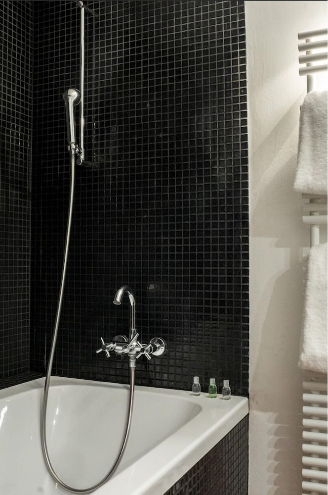 Standard Room - Photo 10