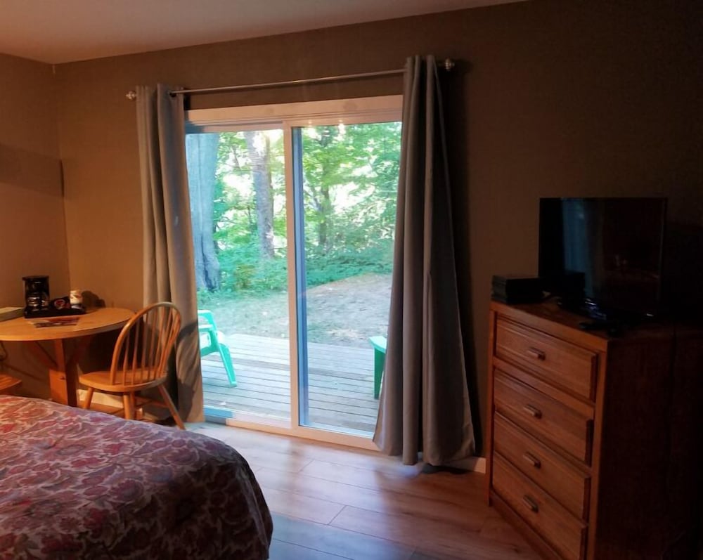 Standard Single Room, 1 Queen Bed, Non Smoking (Queen Bed Room) photo 2