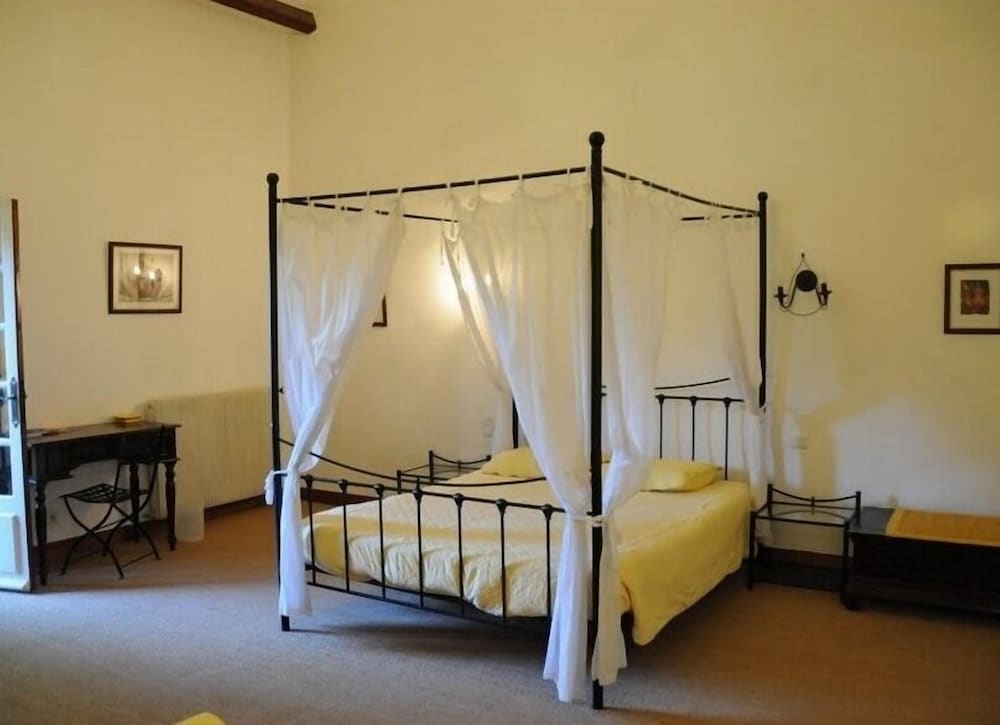 Quadruple Room, Ensuite, Garden View (Tournesol) photo 2