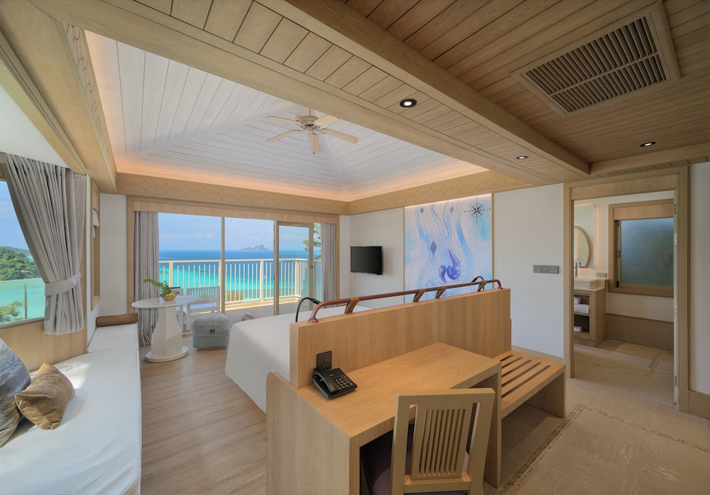 Twin Room, Ocean View (Hollywood Twin) photo 2
