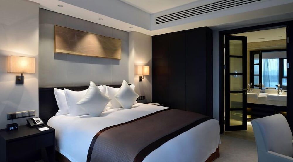Deluxe Suite - Photo 4