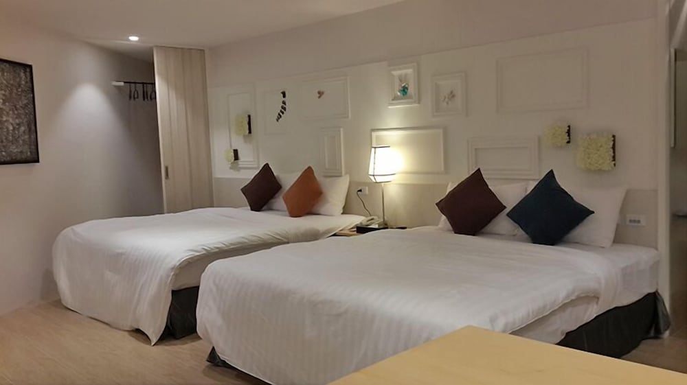 Deluxe Quadruple Room - Photo 1