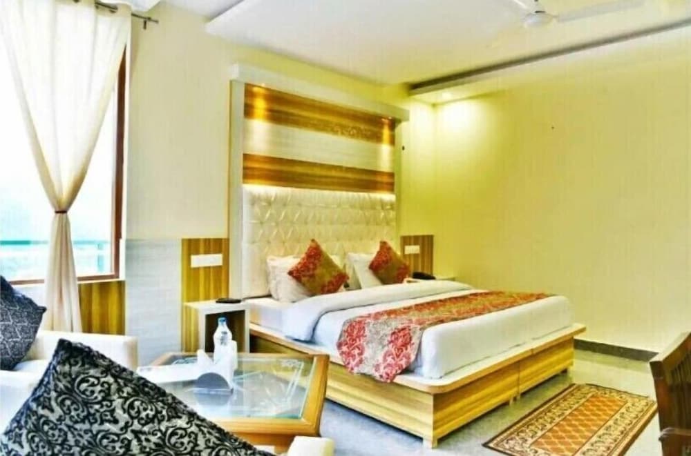 Super Deluxe Room