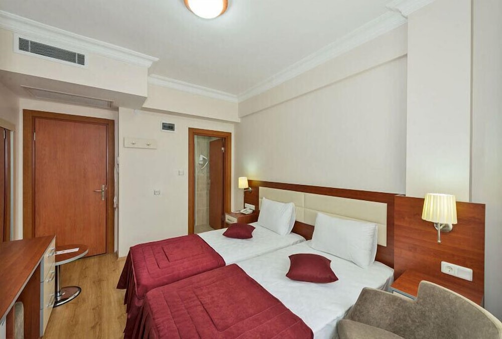 Double or Twin Room photo 2