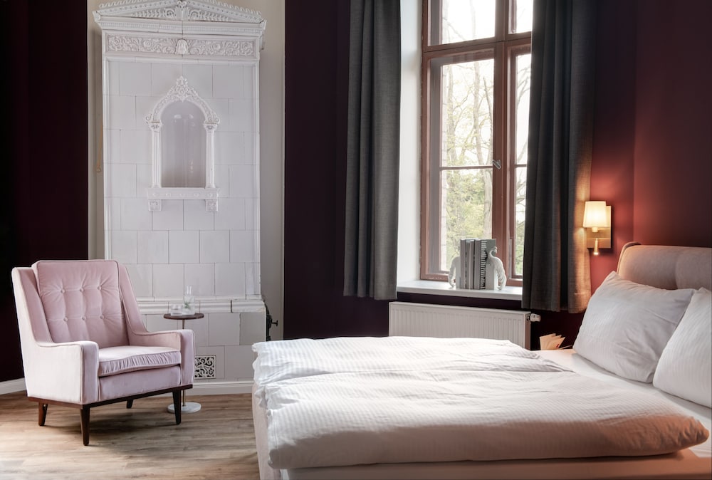 Superior Double Room, 1 Queen Bed (Petite Suite) photo 2