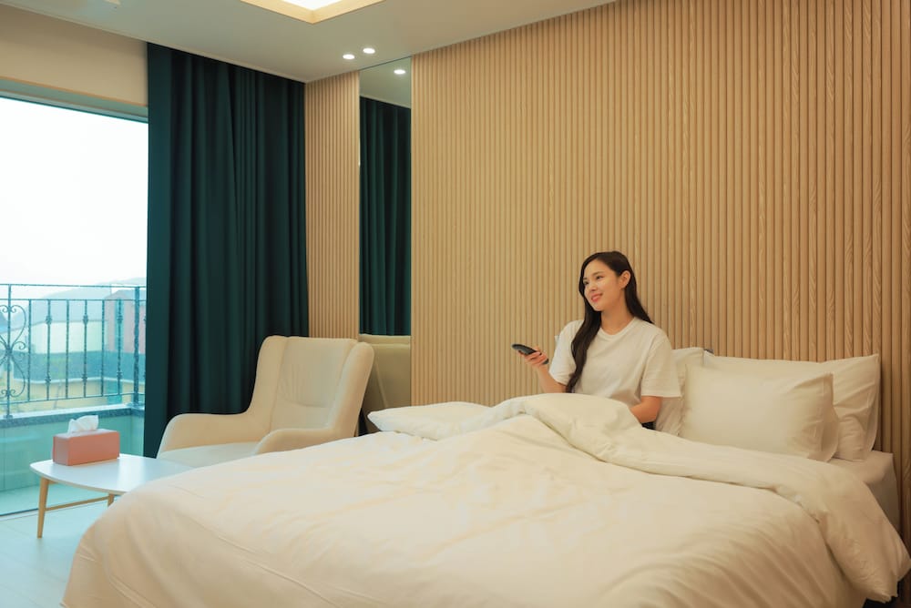 Basic Double Room, 1 Bedroom, Non Smoking, Sea View photo 3