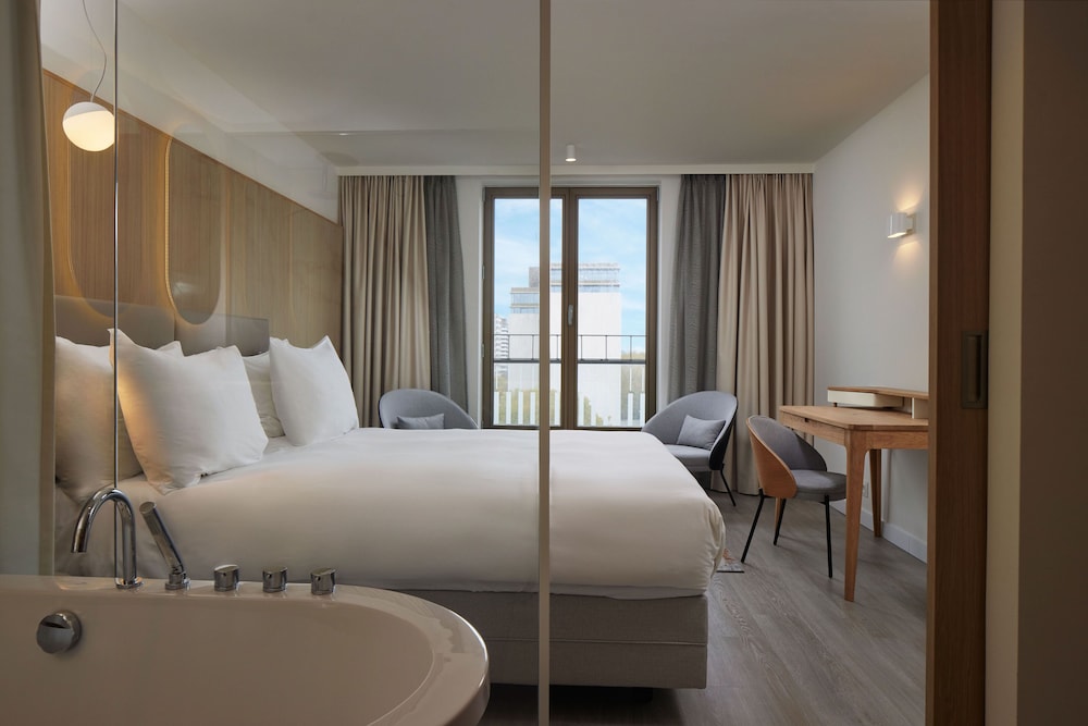 Superior Suite, 1 King Bed photo 1
