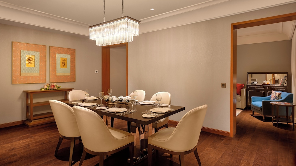 Qutb Suite - Photo 3