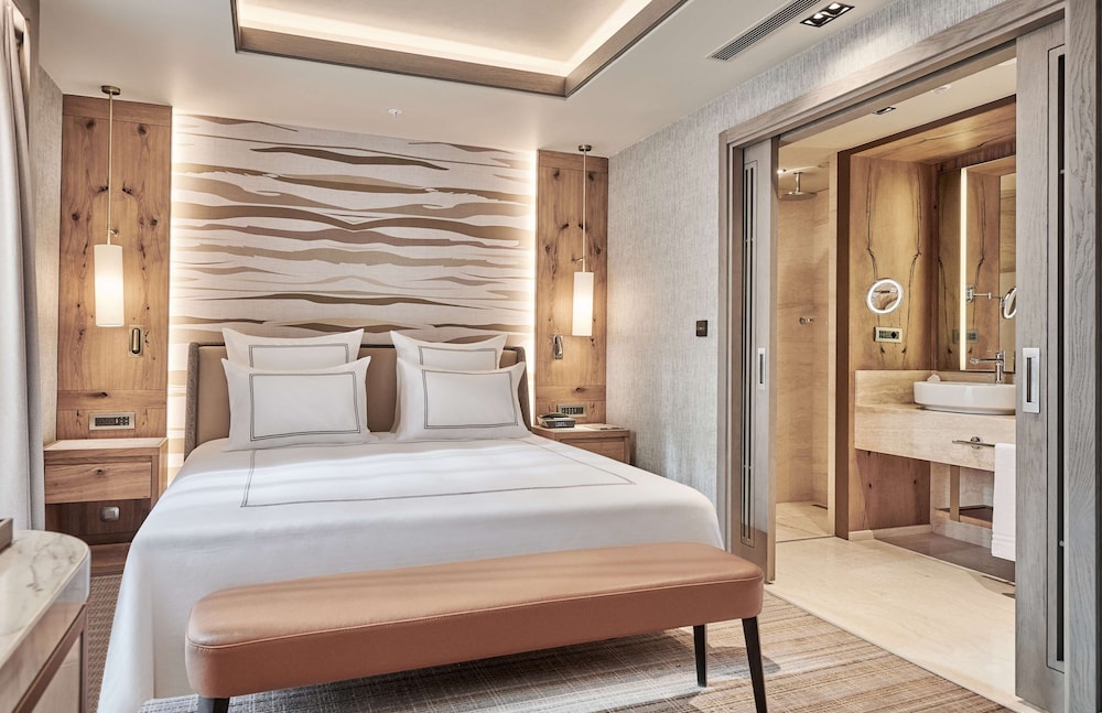 Superior Room, 1 Double Bed, Balcony - Photo 2