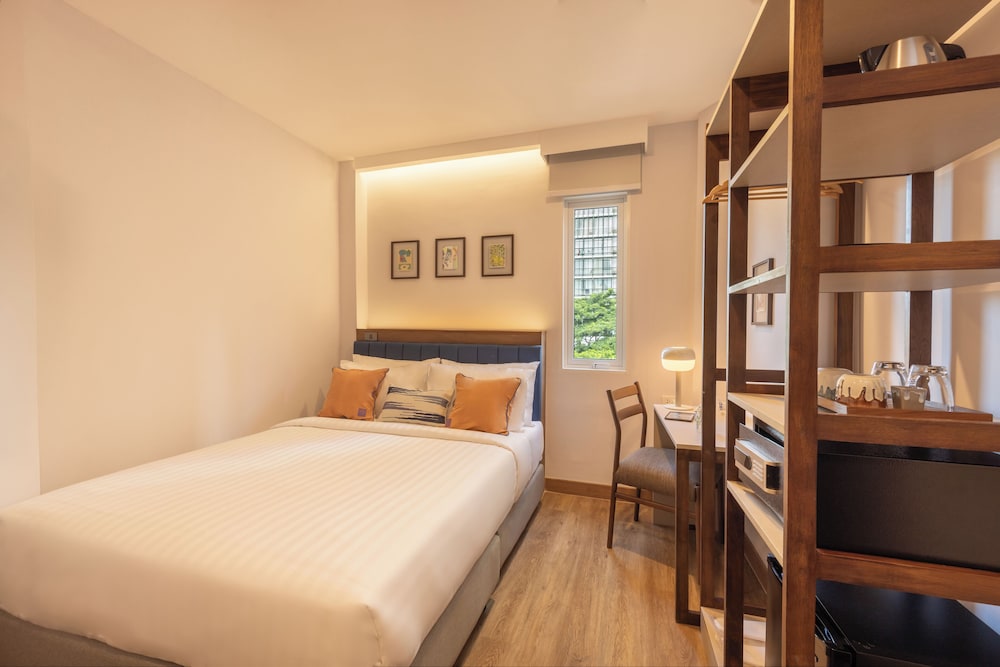 Classic Room, 1 Queen Bed, Non Smoking, City View photo 2