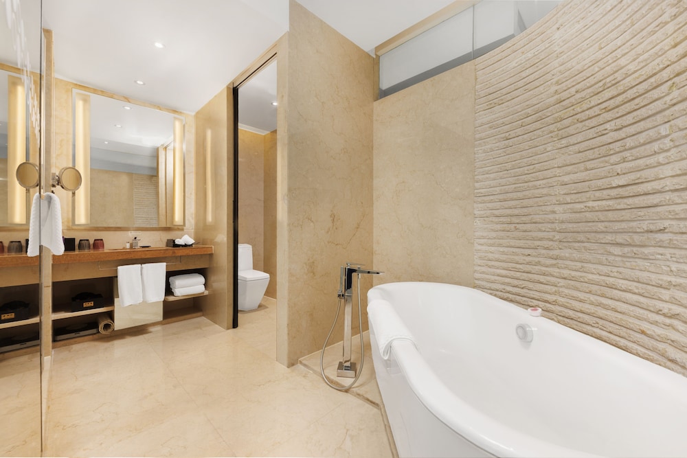 Business Suite photo 3