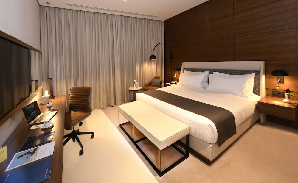 Superior Room, 1 King Bed - Photo 3