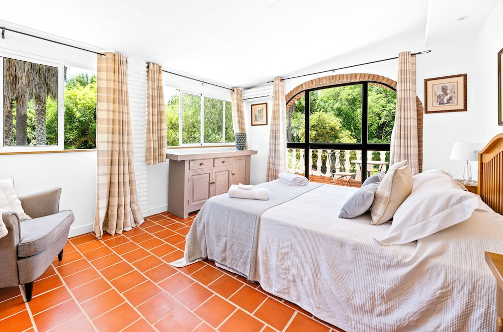 Deluxe Suite, Balcony, Pool View