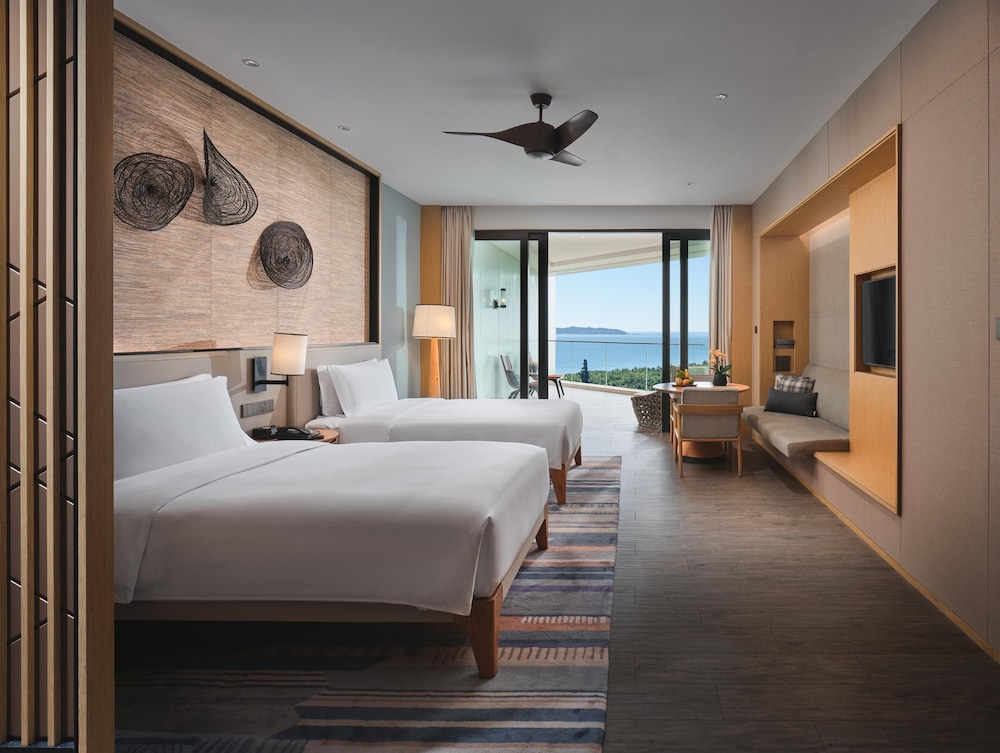 2 Double Standard Oceanfront High Floor