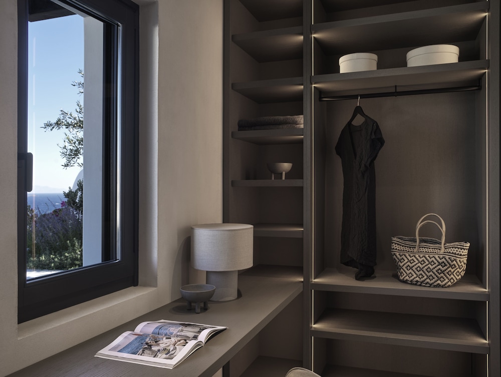 Executive Suite, Private Heated Pool, Sea View - Photo 6