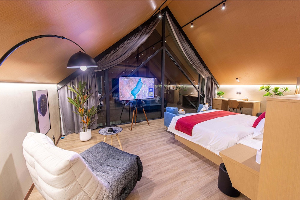 Honeymoon Room