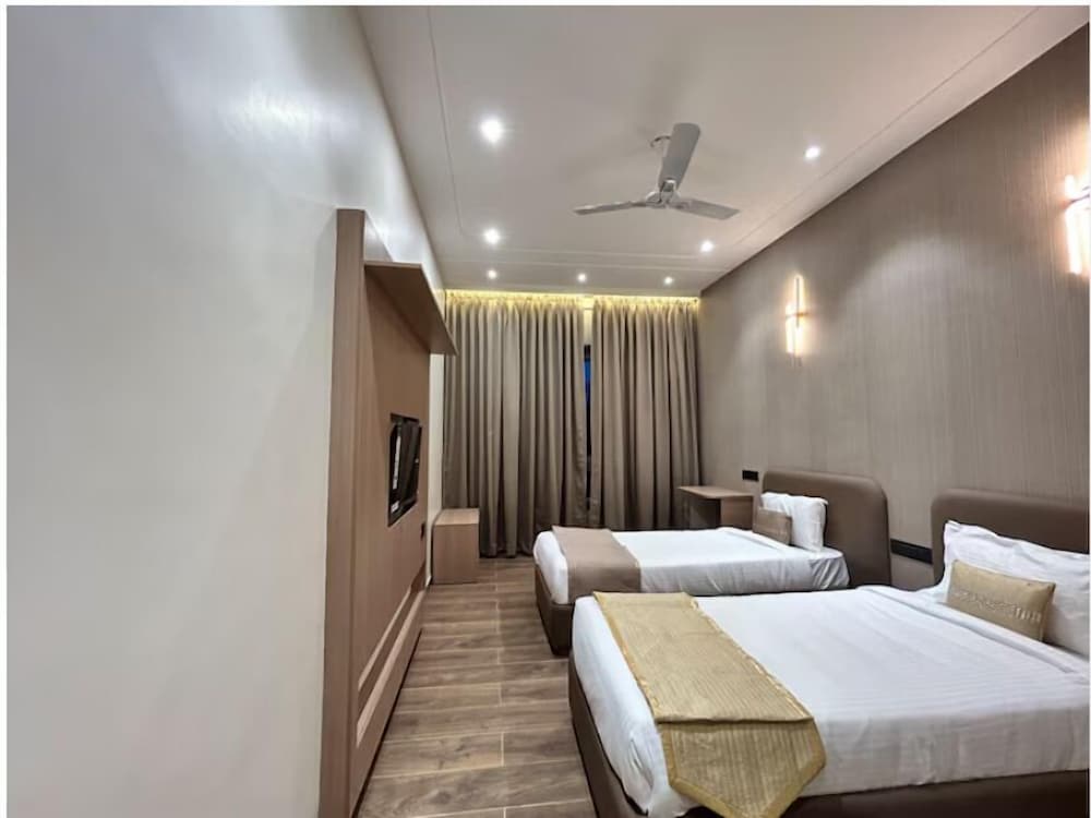 Business Twin Room photo 3