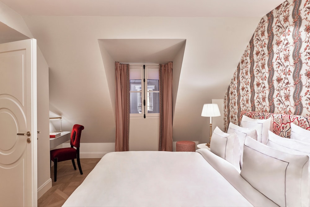 Superior Suite, 1 King Bed, City View (Grande Suite George Sand) photo 2
