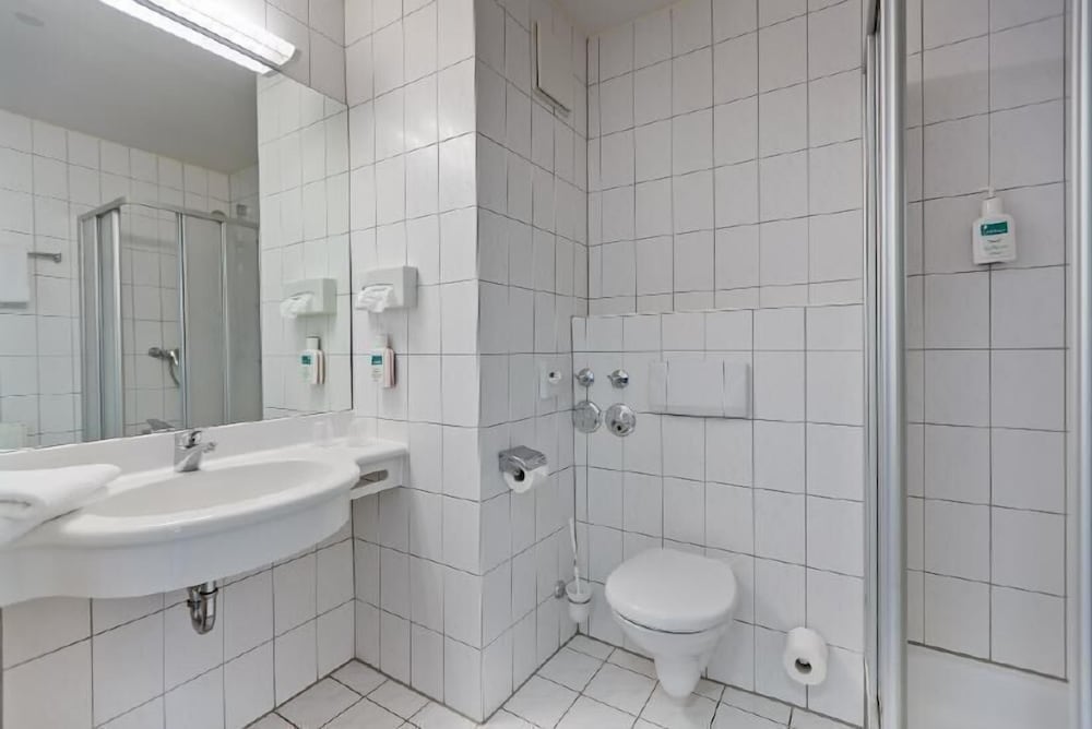 Standard Double or Twin Room photo 3