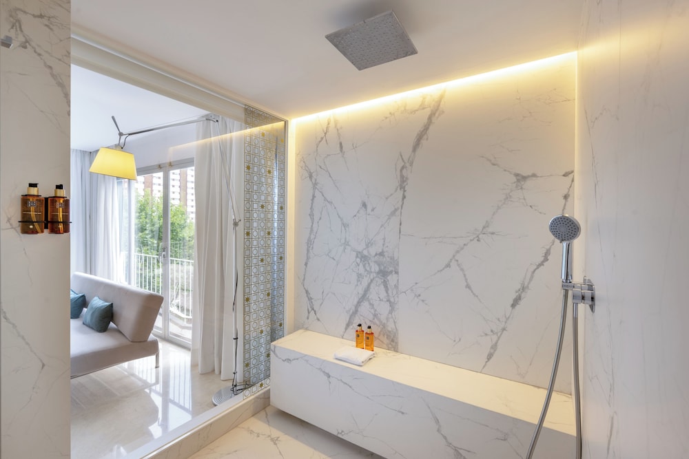 Deluxe Room, Balcony photo 3