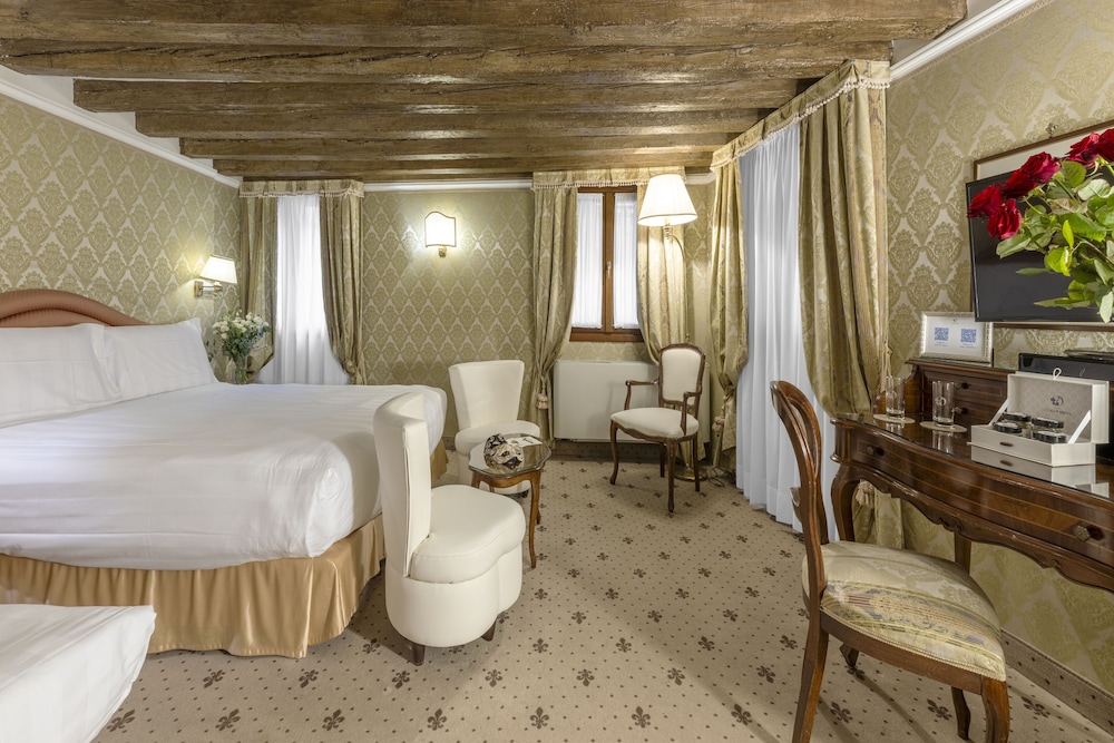 Deluxe Triple Room, Canal View