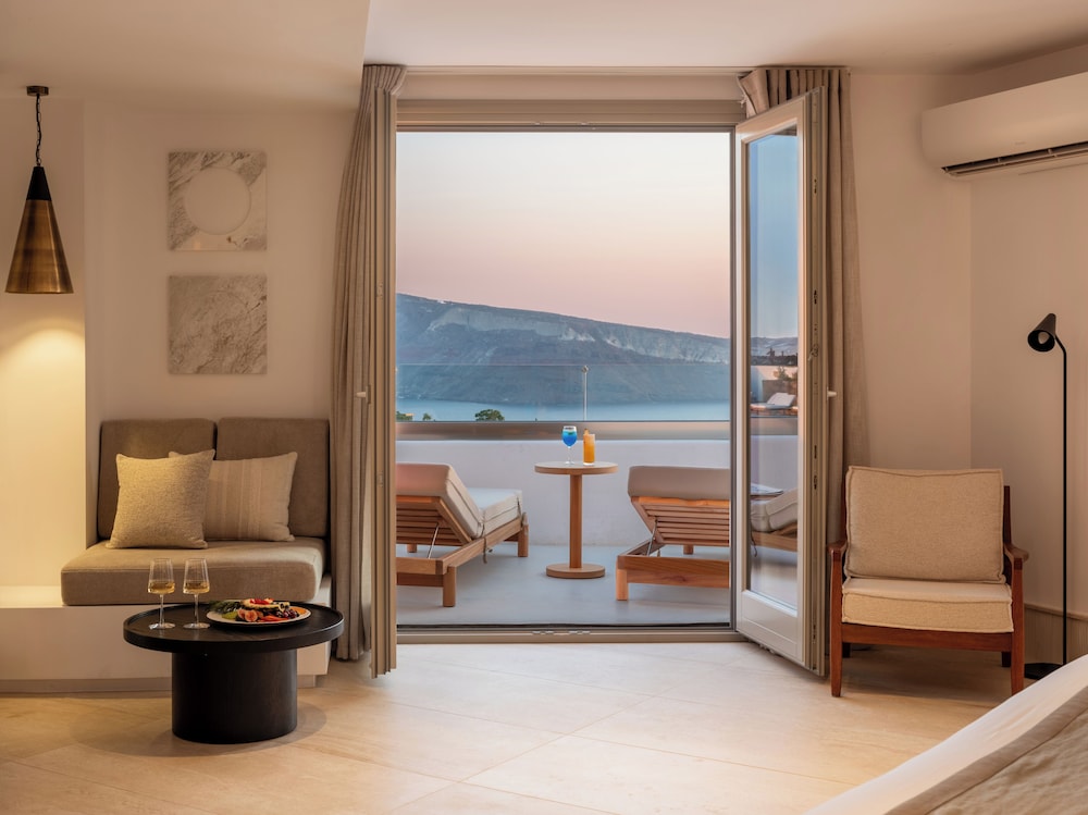 Sunset & Sea View Suite with Pool and Hot Tub, photo 6