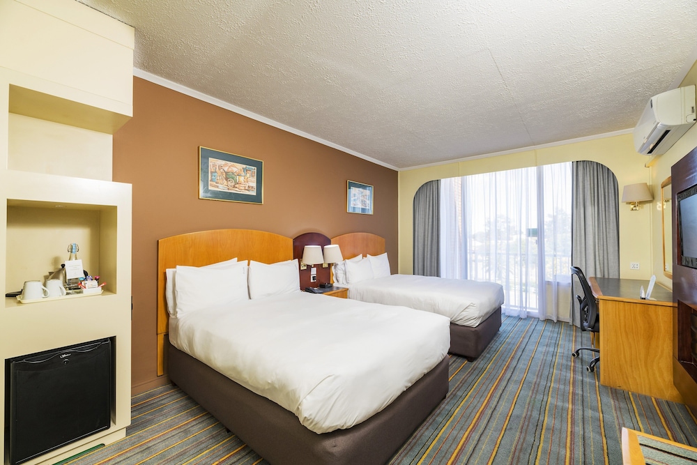 Standard Room, 2 Double Beds, Non Smoking - Photo 4