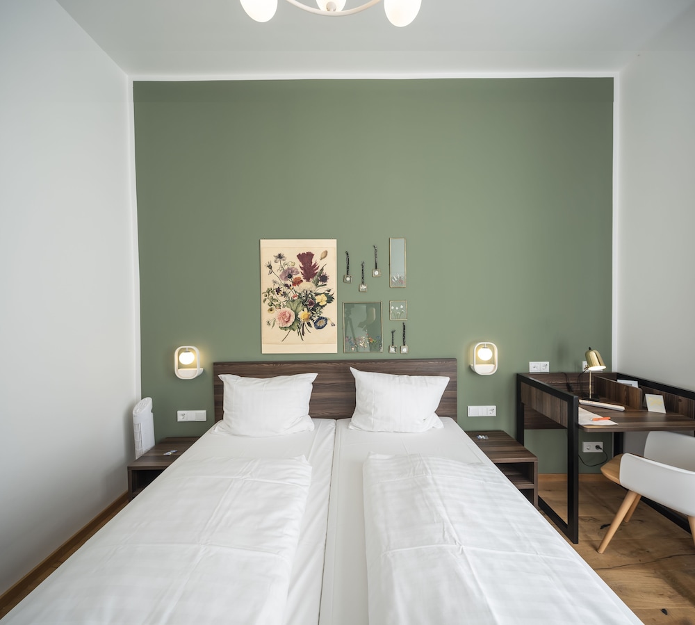 Double Room - Photo 15