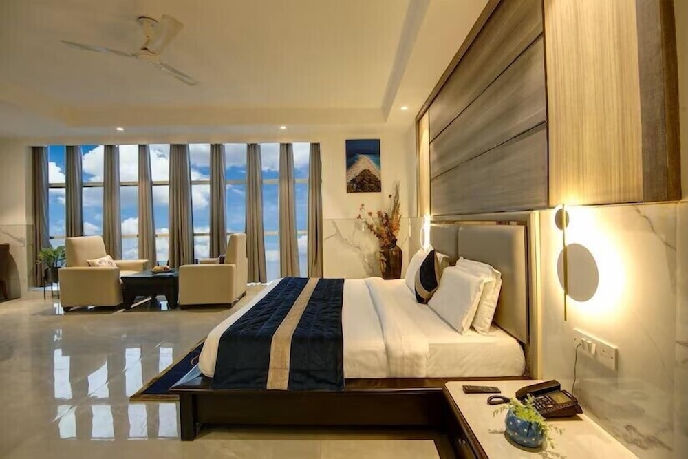 Premium Suite - Photo 3