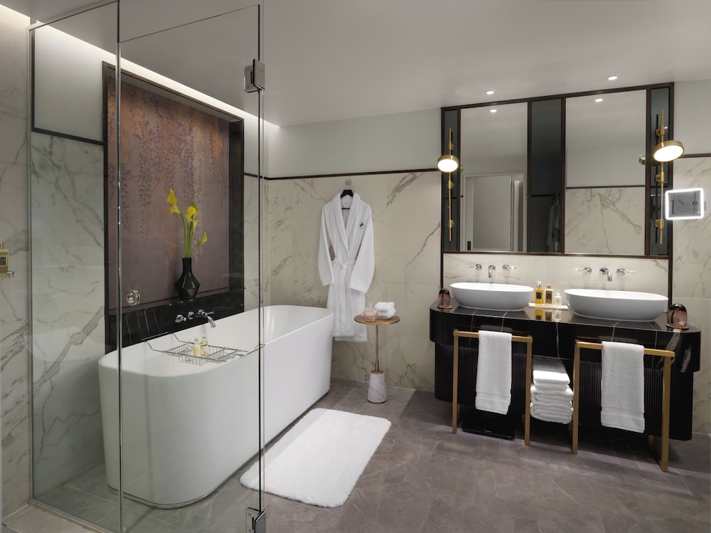 Suite (Roosevelt) thumbnail 6