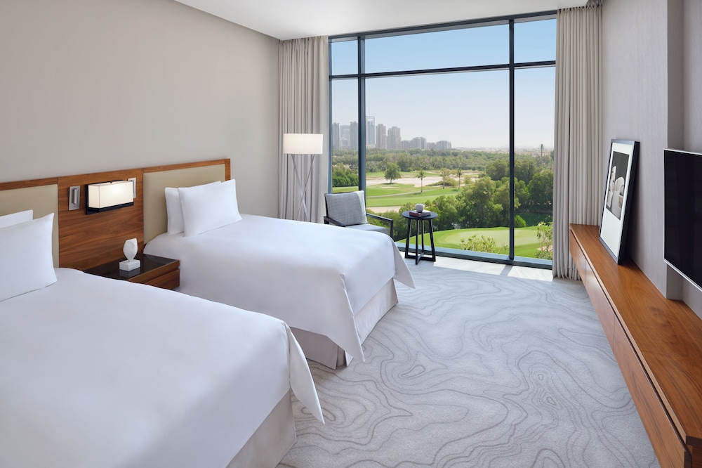 Deluxe Golf View Room Twin photo 1