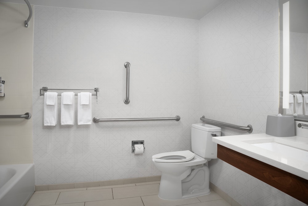 Suite, 1 King Bed, Accessible, Jetted Tub - Photo 7