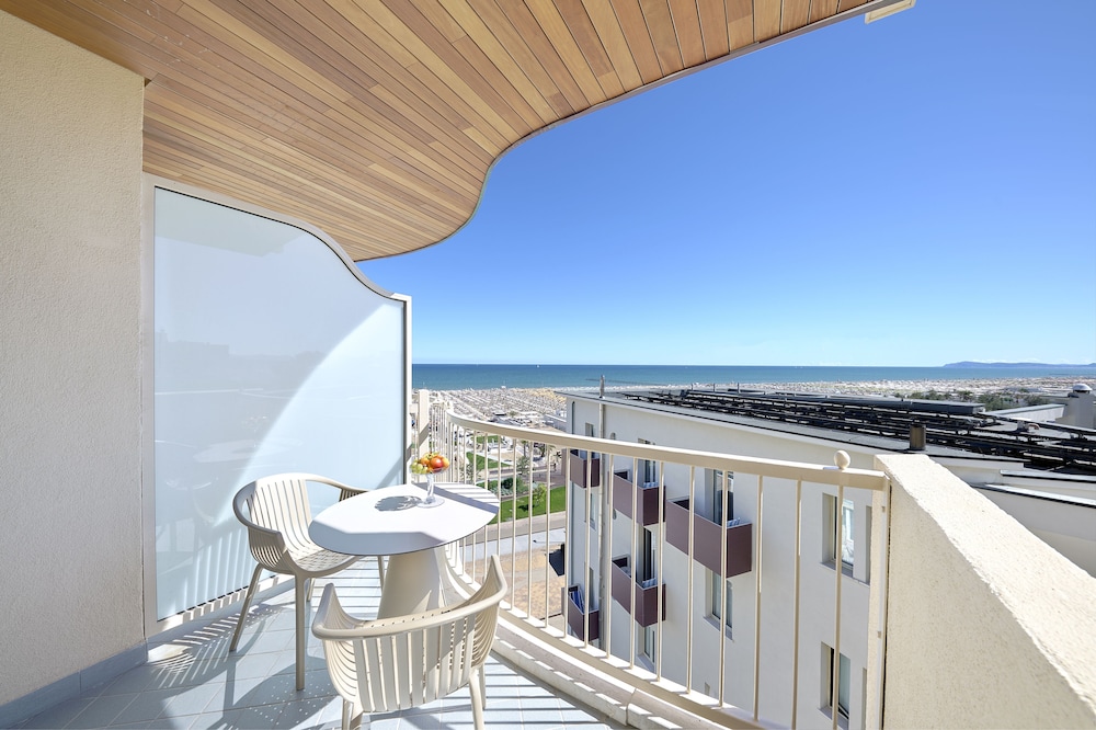 Comfort Room, Balcony, Sea View - Photo 9