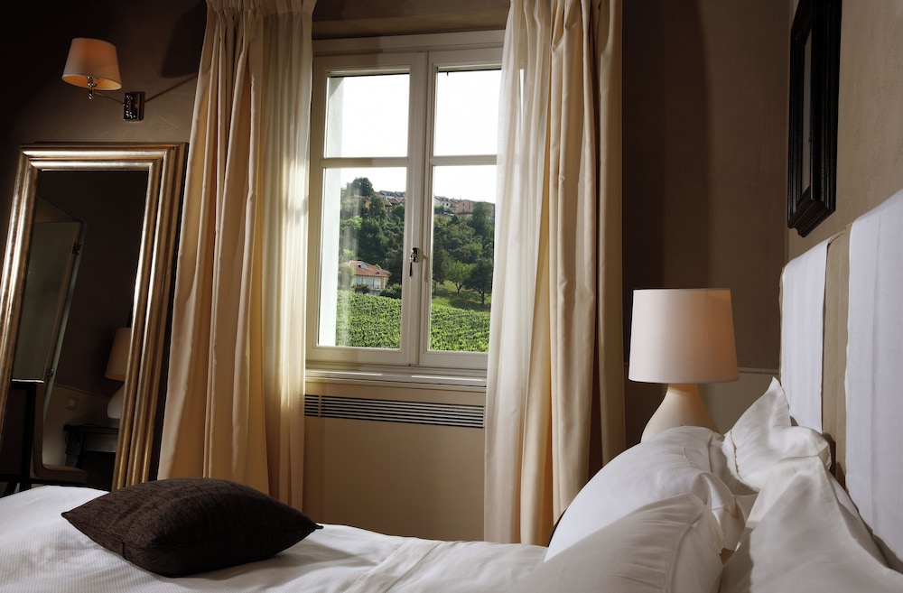 Superior Room, 1 Queen Bed, Private Bathroom photo 1