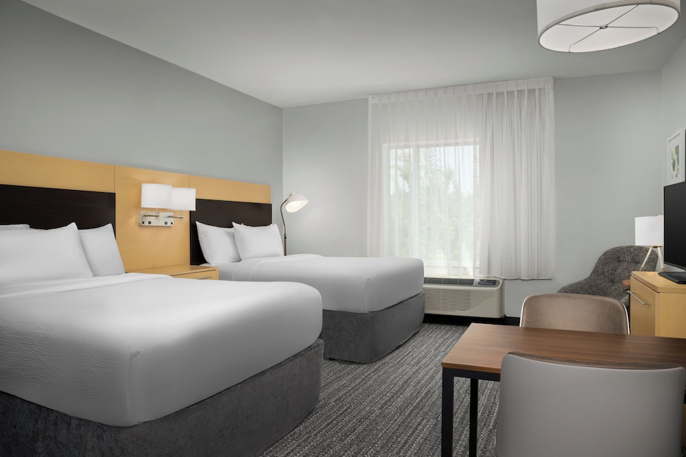Studio, 2 Queen Beds (Mobility Accessible, Tub) photo 2