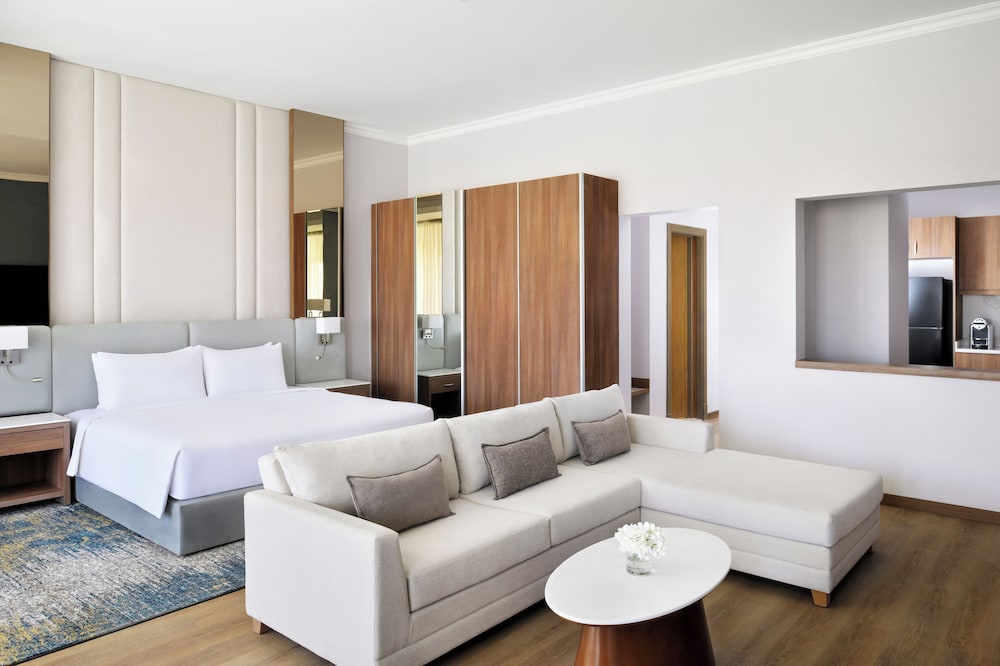Junior Suite, 1 Double Bed, Kitchen, Pool View photo 3