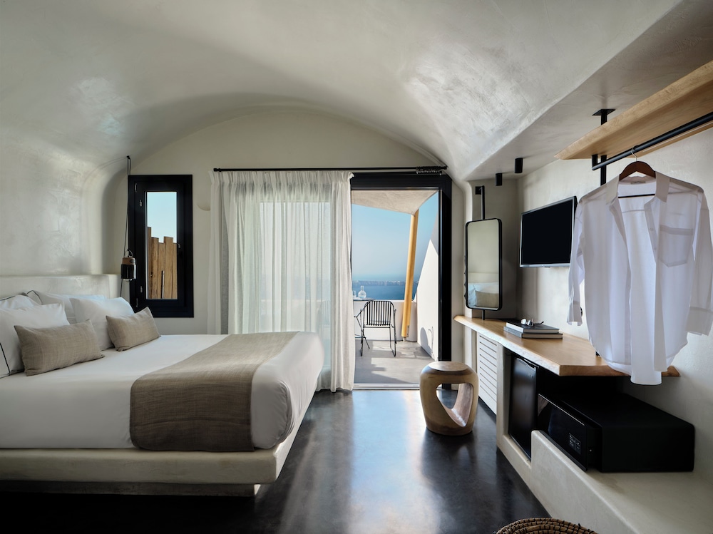 Rocca Dome with Caldera View, Bathtub & Outdoor Hot Tub - Photo 9