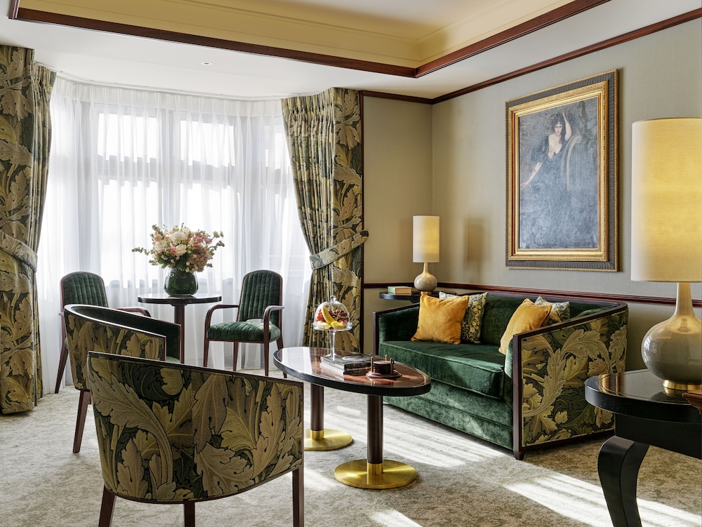Suite (Master Main House) thumbnail 5